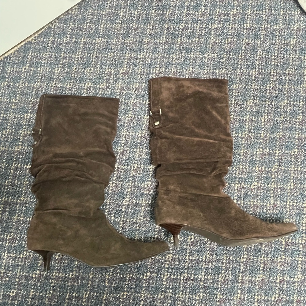 Preloved Unbranded leather upper rubber sole brown boots size 9